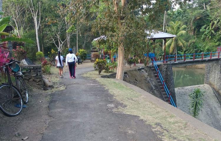 Bendungan Latu Sasaran Para Warga Untuk Hidup Sehat