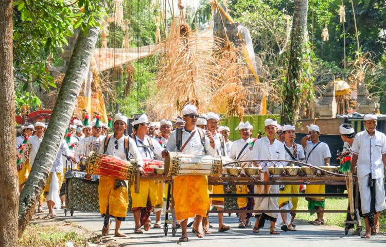 Buah Asem Abiansemal Guncang Pantai Batu Bolong