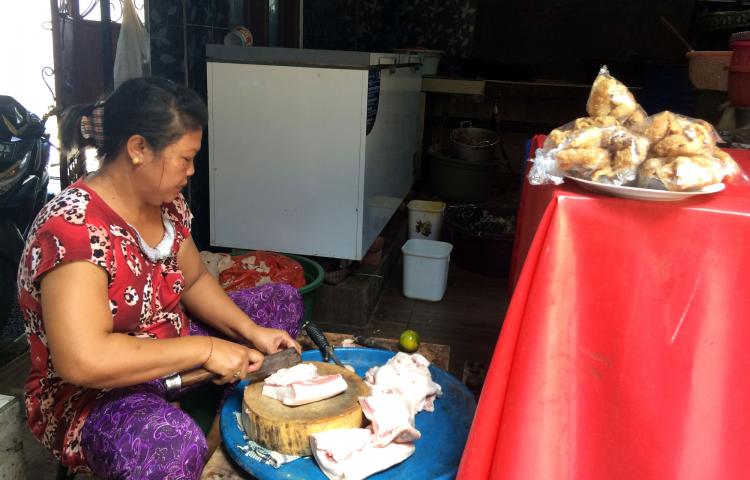 Dari Usaha Potong Babi hingga Krupuk Babi