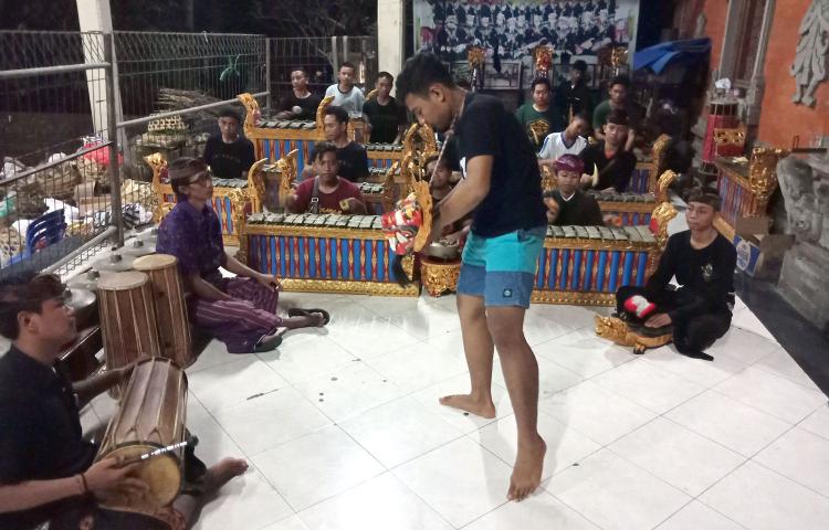 Gemuruhnya Wenara Egar Menghentakan Suasana