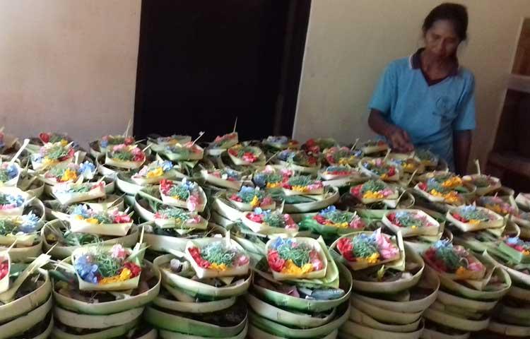 Hari Suci Saraswati Mendatangkan Rejeki