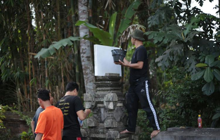 KIMABS Dan KKN ISI Bekerja Sama Mempercantik Tapal Batas