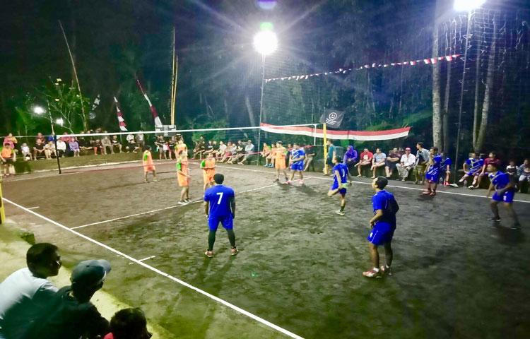 Krasan dan Pasekan Sama-sama Melaju ke babak selanjutnya at Volly Cup HUT RI ke-73 di Gerih Abiansemal