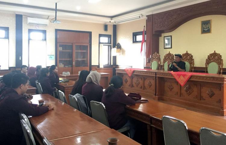 Kunjungan Mahasiswa ISI Denpasar Dalam Rangka KKN di Abiansemal