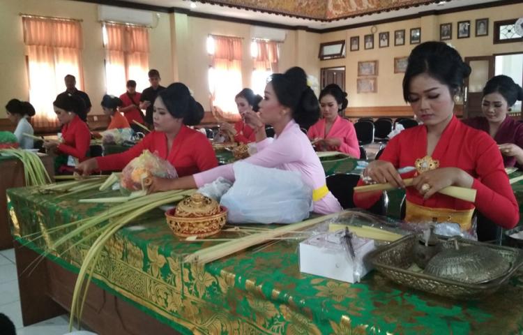 Mejejaitan Sebagai Bentuk pelestarian Budaya Dalam Seleksi Jegeg Bagus di Tingkat Kecamatan Abiansemal.