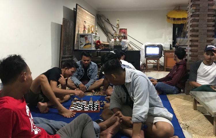 Mekemit Masih konsisten Dilakukan ST. Kerta Yowana di Malam Minggu