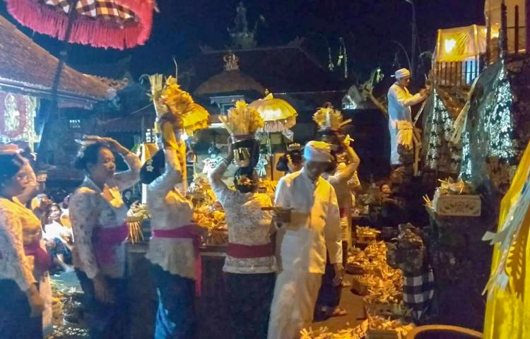 Nuntun Pasca Perbaikan Pelinggih Di Pura Pesiraman Dalem Banjar Aseman Abiansemal