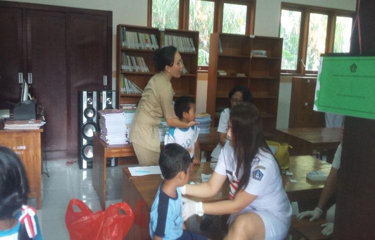 Pelaksanaan imunisasi MR di Sd No 4 Abiansemal