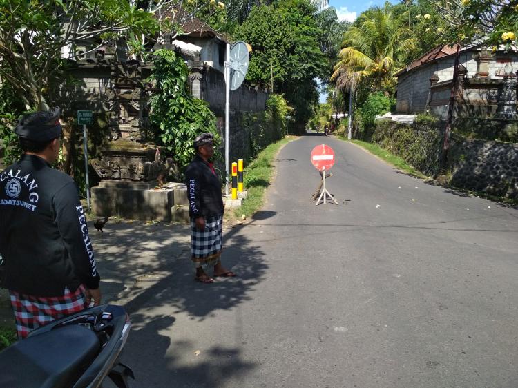 Pengalihan Jalan Raya Menuju Semana dan Ubud.