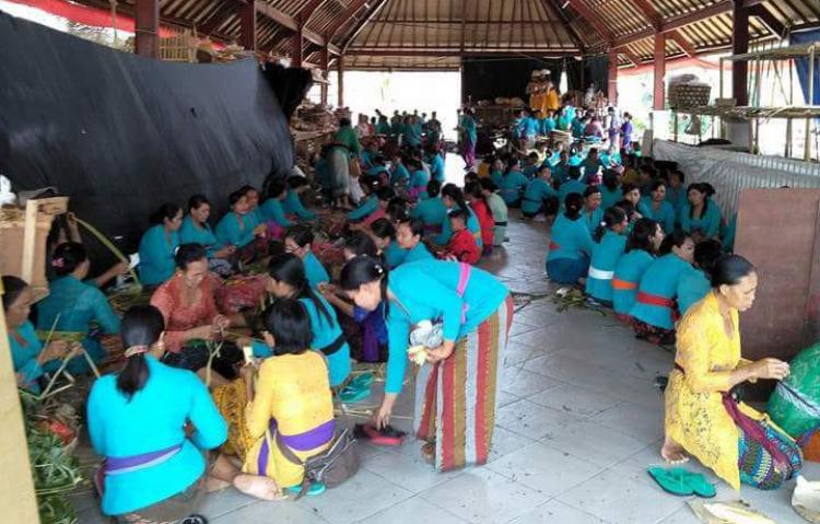 Peran Serati Banten Dalam Kegiatan Upacara Yadnya