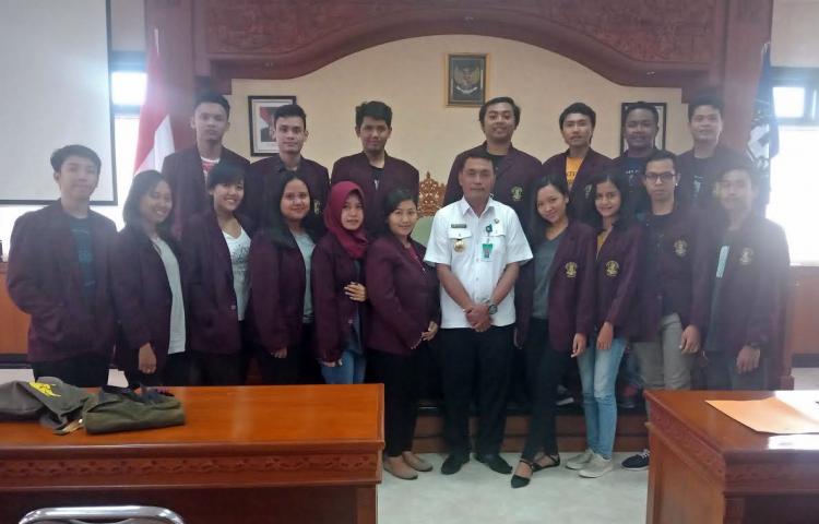 Perbekel Abiansemal Bertatap Muka Dengan  KKN ISI Denpasar