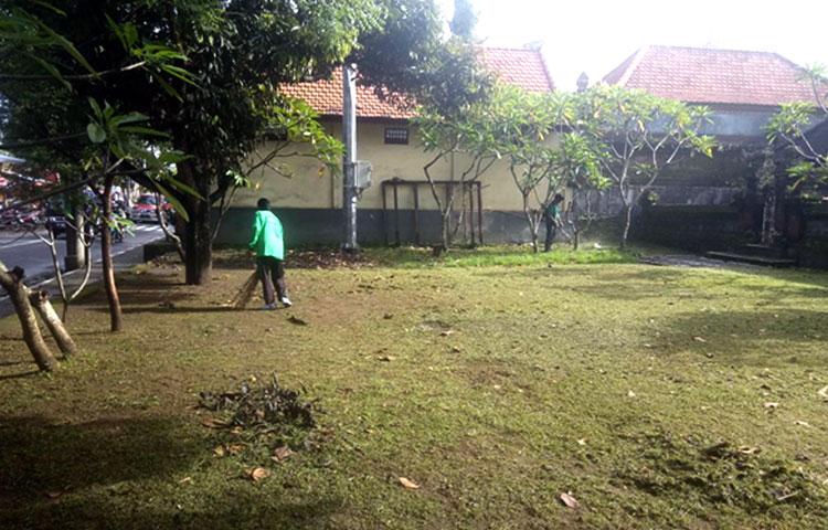 Petugas  Kebersihan Desa