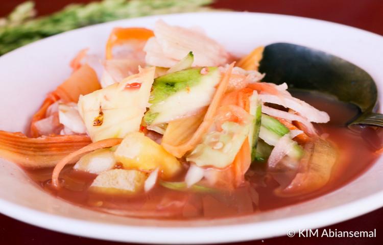 Rujak Kuwah Pindang, Menu Andalan Warung Nyoman