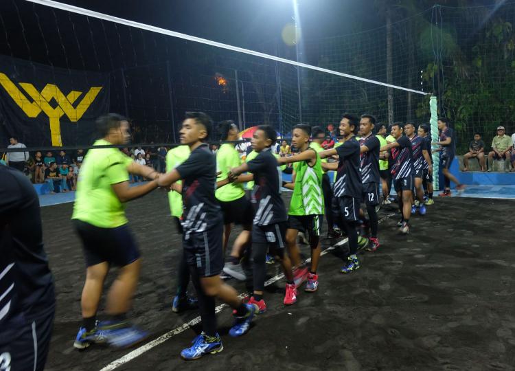 Sebuah Pembelajaran Dari Suatu Kekalahan, Poker Menatap Juara Tiga