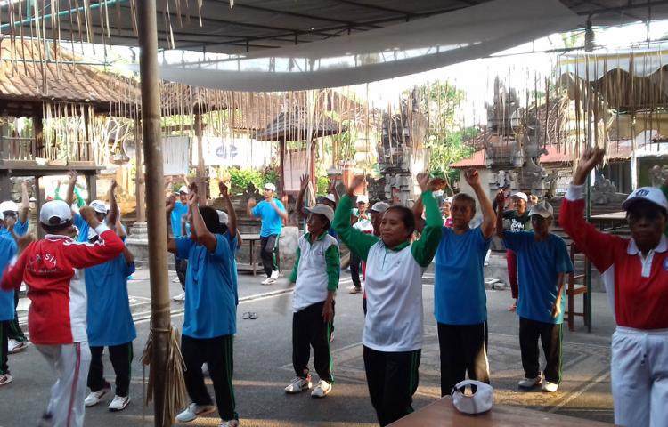 Senam Sehat Bikin Lansia Semangat