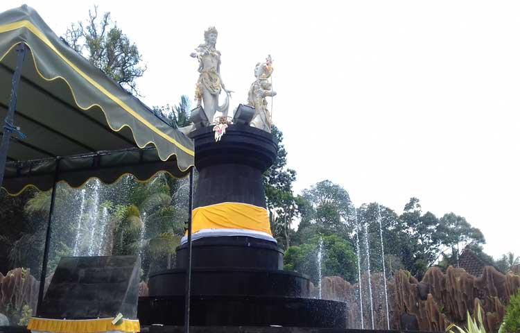 Taman Laksmana Duta Diupacarai Pemelaspasan Alit