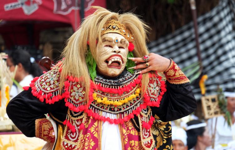 Tari Topeng Selalu Hadir Didalam Setiap Upacara Yadnya