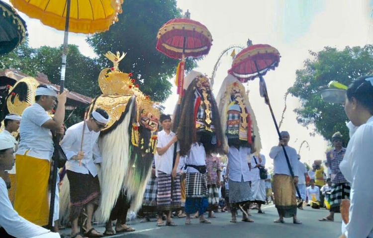 Tradisi Melancaran Sesuhunan Pura Ratu Ngurah Sakti Agung
