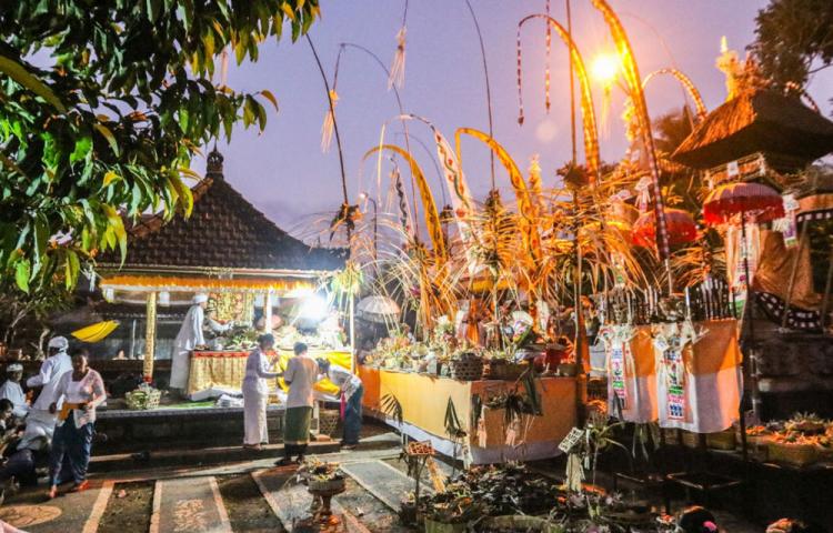 Upacara Pemlapasan Pura Pesiraman Dalem Banjar Aseman Abiansemal Berjalan Lancar