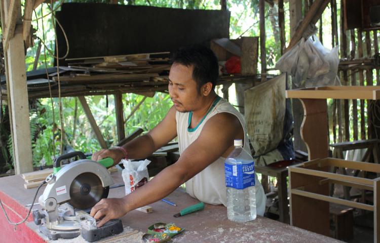 Usaha Meuble Rumahan, Menambah Penghasilan Dari Kerja Tambahan