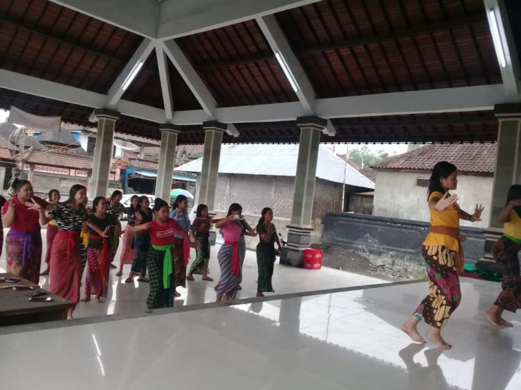 Bajang-Bajang Banjar Sekarmukti Ikut Melestariakam Tari Pendet