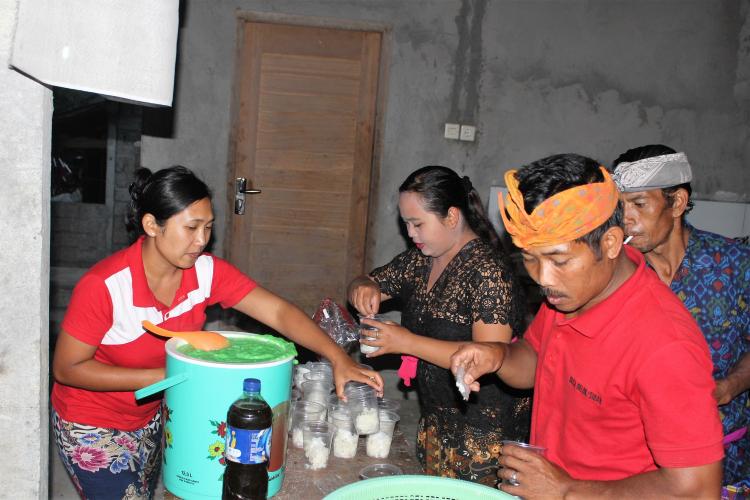 Bubur sumsum hasil Inovasi KWT Br.Penikit mulai merambah Pasar.
