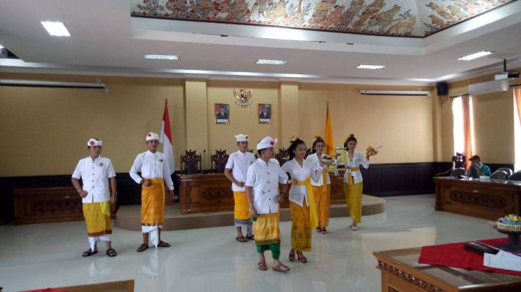 Busana adat ke pura,duta Belok/Sidan juara 3