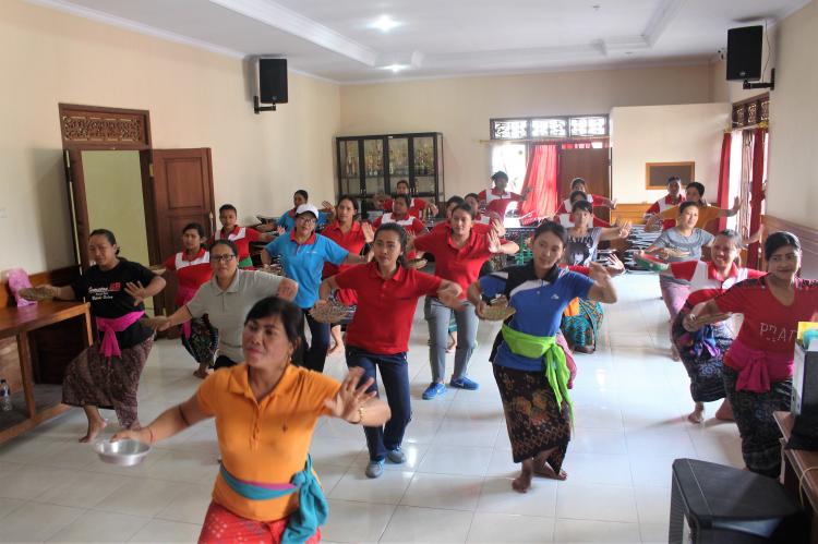 "Demam" Tari Pendet mewabah di desa Belok/Sidan