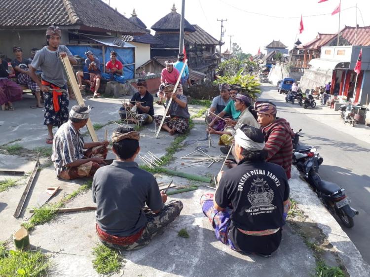 Gotong Royong Dilakukan oleh Banjar Adat Sekarmukti