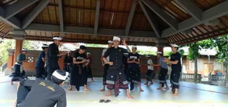 Mantapkan langkah, Baleganjur duta Belok/Sidan siap berlaga di Kecamatan.