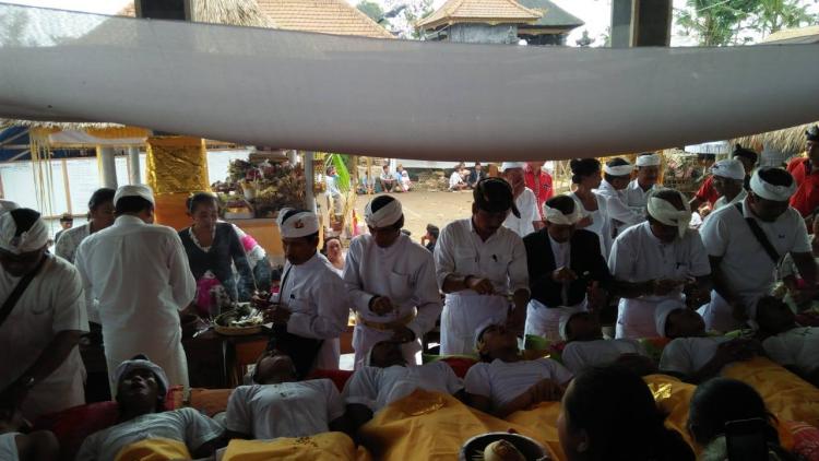 Mengapa potong gigi masal menjadi solusi di Belok/Sidan?, ini alasannya.