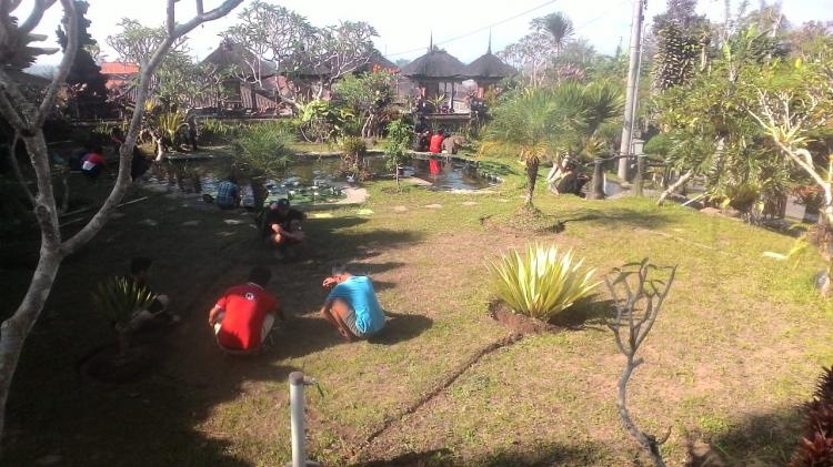 "Mimih Dewa Ratu" ST. Sekar sari Punya Taman Yang Indah
