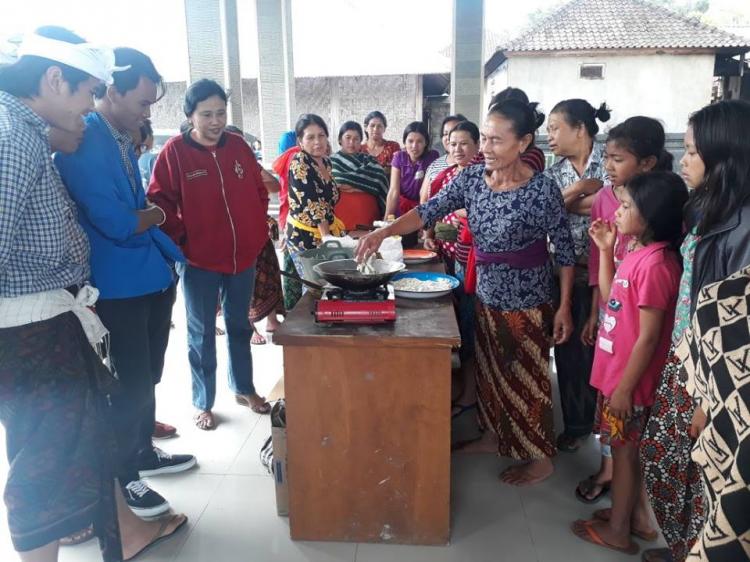 Pengolahan Umbi Talas di Br.Sekarmukti Belok/Sidan