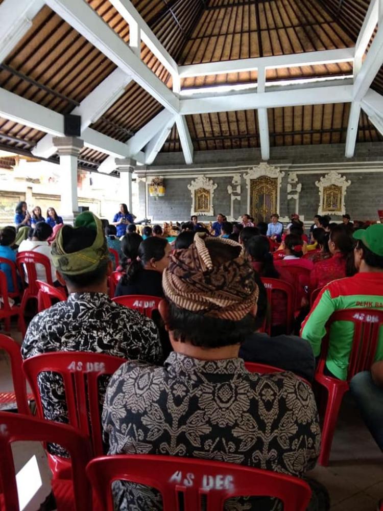 Pentingnya pengelolaan samapah, Pemerintah desa Belok Sidan hadiri sosialisasi Bank Sampah.