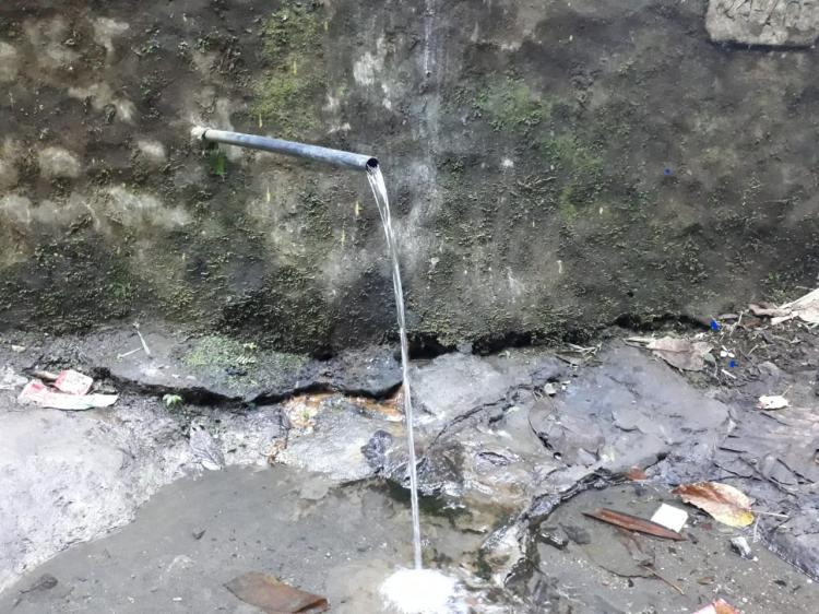 Percikan Air membawa Hening di Belok/Sidan