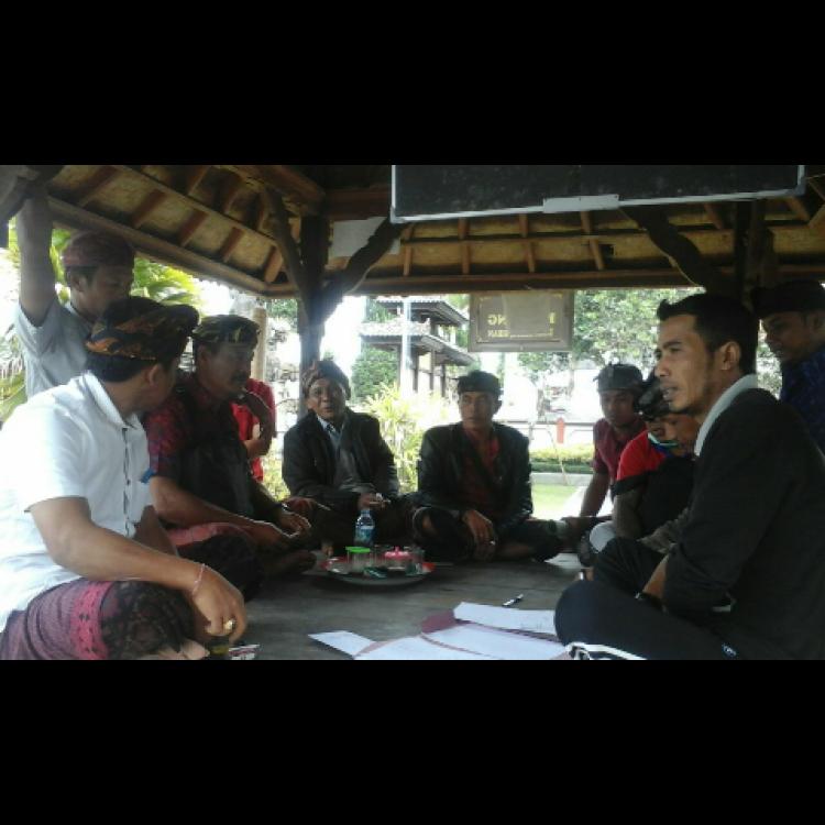 "Rembug" Kelian Dinas bersama Perbekel terkait Pemberian bantuan WC di Belok/Sidan