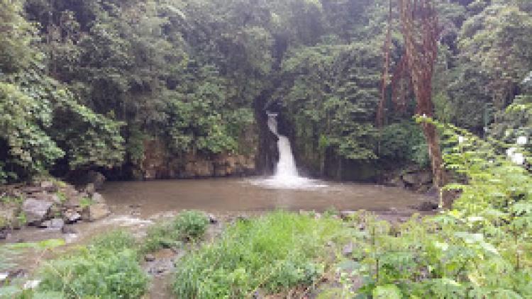 SENSASI AIR TERJUN PANAS & DINGIN BANJAR PENIKIT
