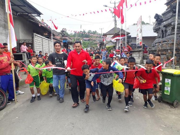 ST Sekar Sari Br.Sekarmukti Belok/Sidan Melakukan Jalan Santai