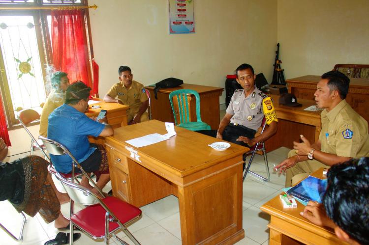 Sinergitas Pihak Kepolisian dengan Pemerintah desa Belok/Sidan.