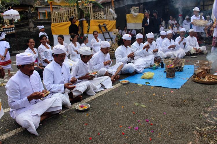 Upacara “Nyaba Jero” Pura puseh Banjar Bon Belok/Sidan.