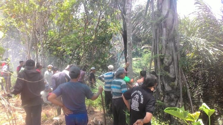 "mimih dewa ratu" Masyarakat Banjar Sekarmukti menjadi Pemadam Kebakaran