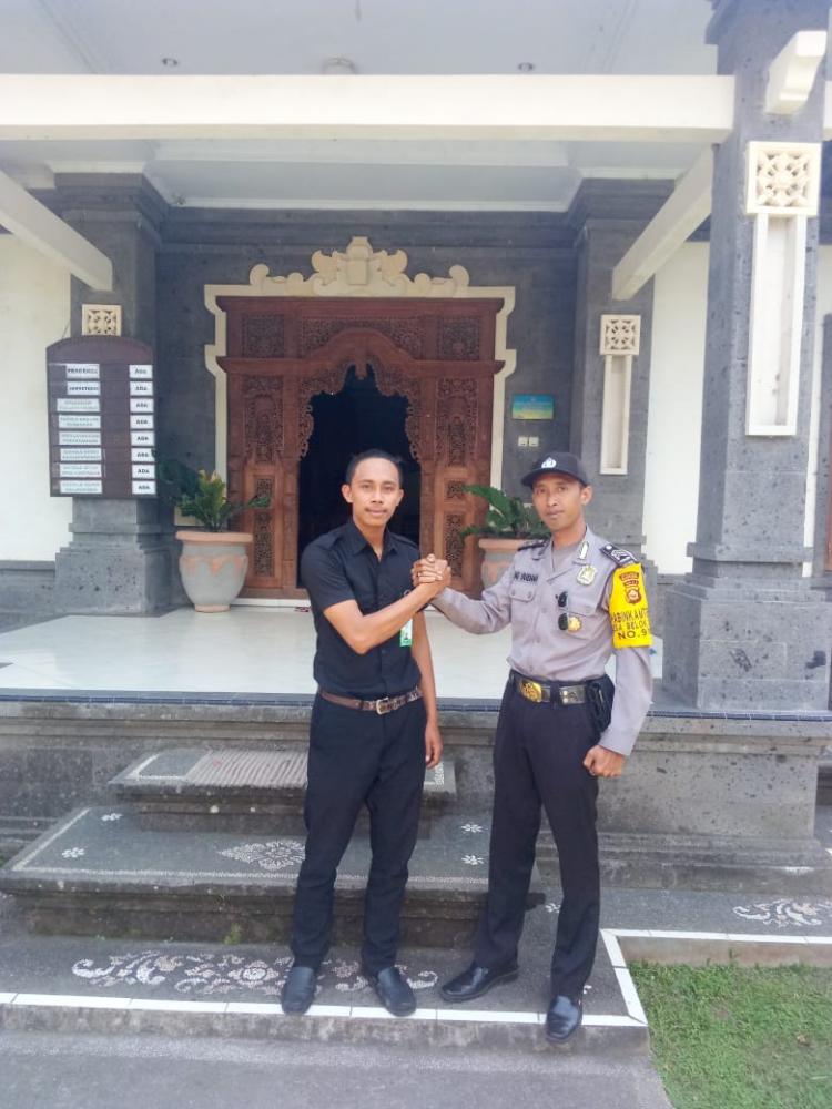 “Mimih dewa ratu” Tensi Politik memanas, tapi tidak di desa Belok/sidan.