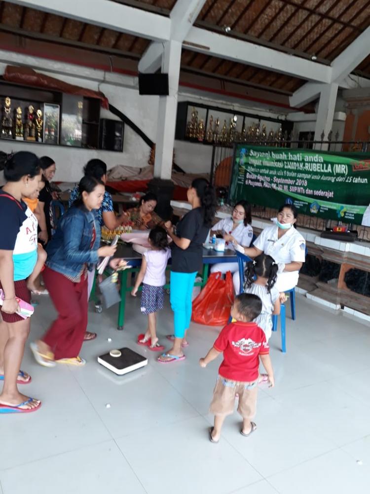 Imunisasi Campak dan rubella di Br. Babakan Canggu