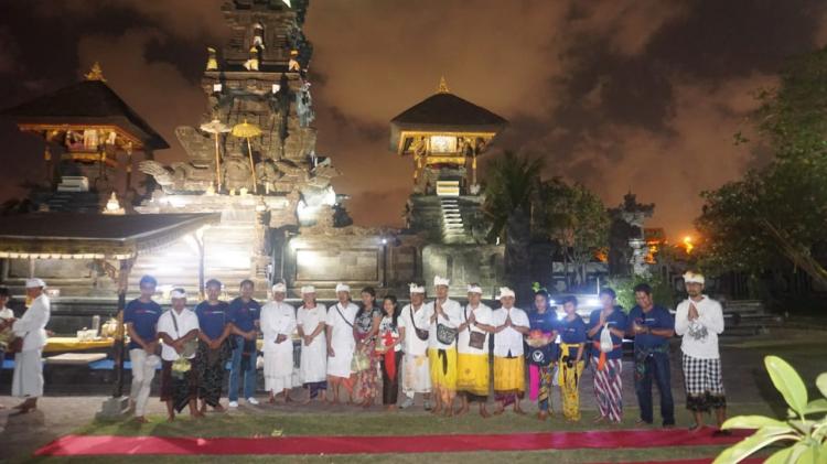 Jurnalis Desa Se-Badung Kunjungi pura Agung Jagat Karana