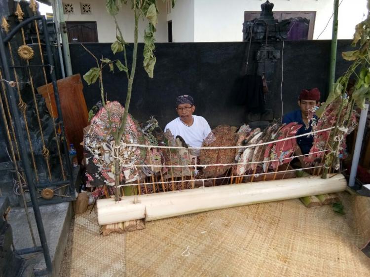 Ki Dalang asal Canggu lestarikan seni Wayang Kulit Bali.