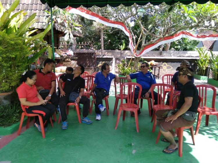 Kunjungan Kepala Desa Canggu ke rumah duka