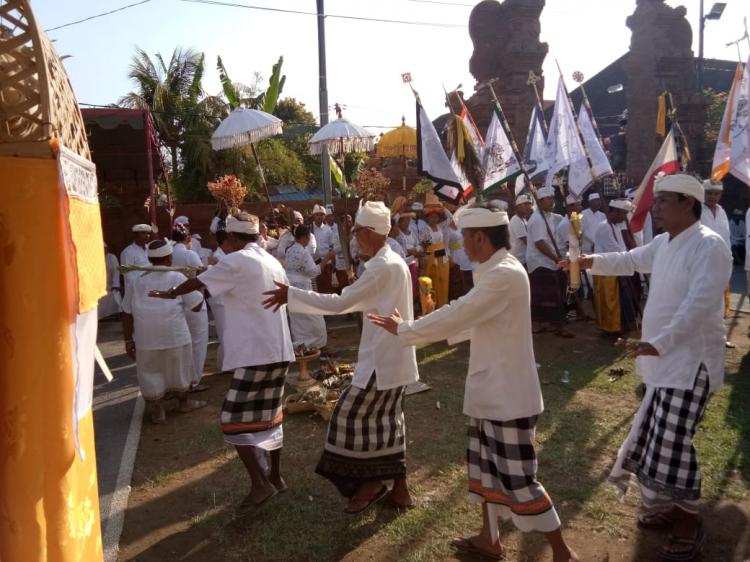 "Mepahayu Jagat", Di Pura Dalem Wates  Canggu