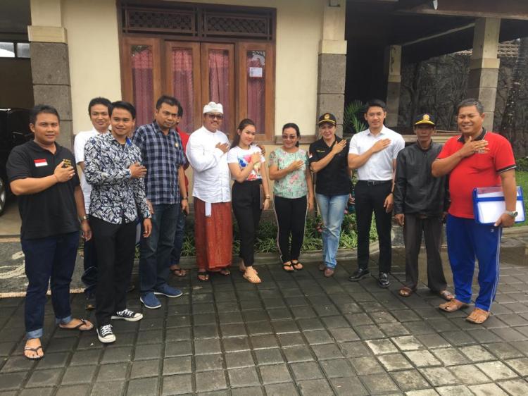 Pencoklitan bersama KPU Kab. Badung, PPK. Kecamatan, Panwaslu Kecamatan dan PPS Desa Canggu. Di Rumah Bapak I Made Sudiana. SH. M.Si