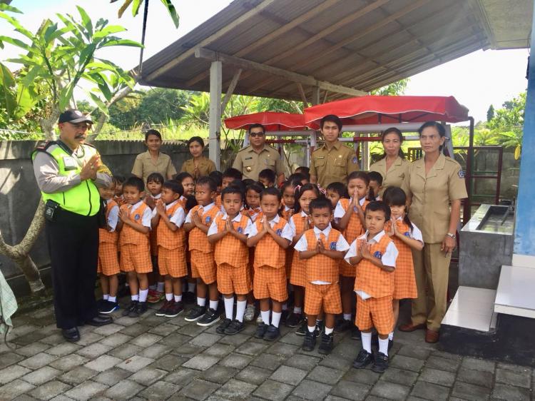 Penyerahan Alat - Alat Bermain Kepada TK Darma Kumara Canggu