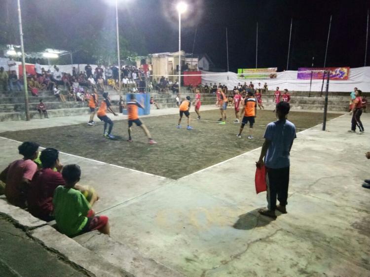 Pertandingan volly antar SMP se-Bali mempererat persaudaraan kaum muda.